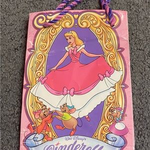Vintage Walt Disney Cinderella Gift Bag Gibson Greetings 5.25” x 8.25” x 3.25”